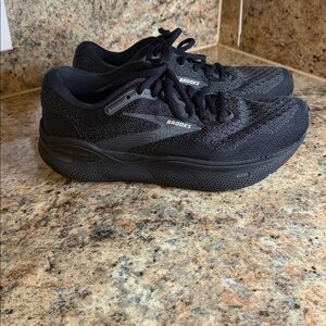 Brooks Ghost Max Womens 9 Shoes Running Walking Sneaker Black 1203951B020